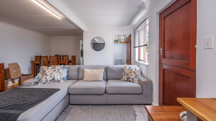 4 Bedroom Property for Sale in Struisbaai Western Cape